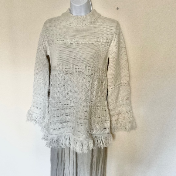 BB Dakota Heart Over Head Cable Knit Fringe Sweater in Oatmeal - Size S - Picture 7 of 10